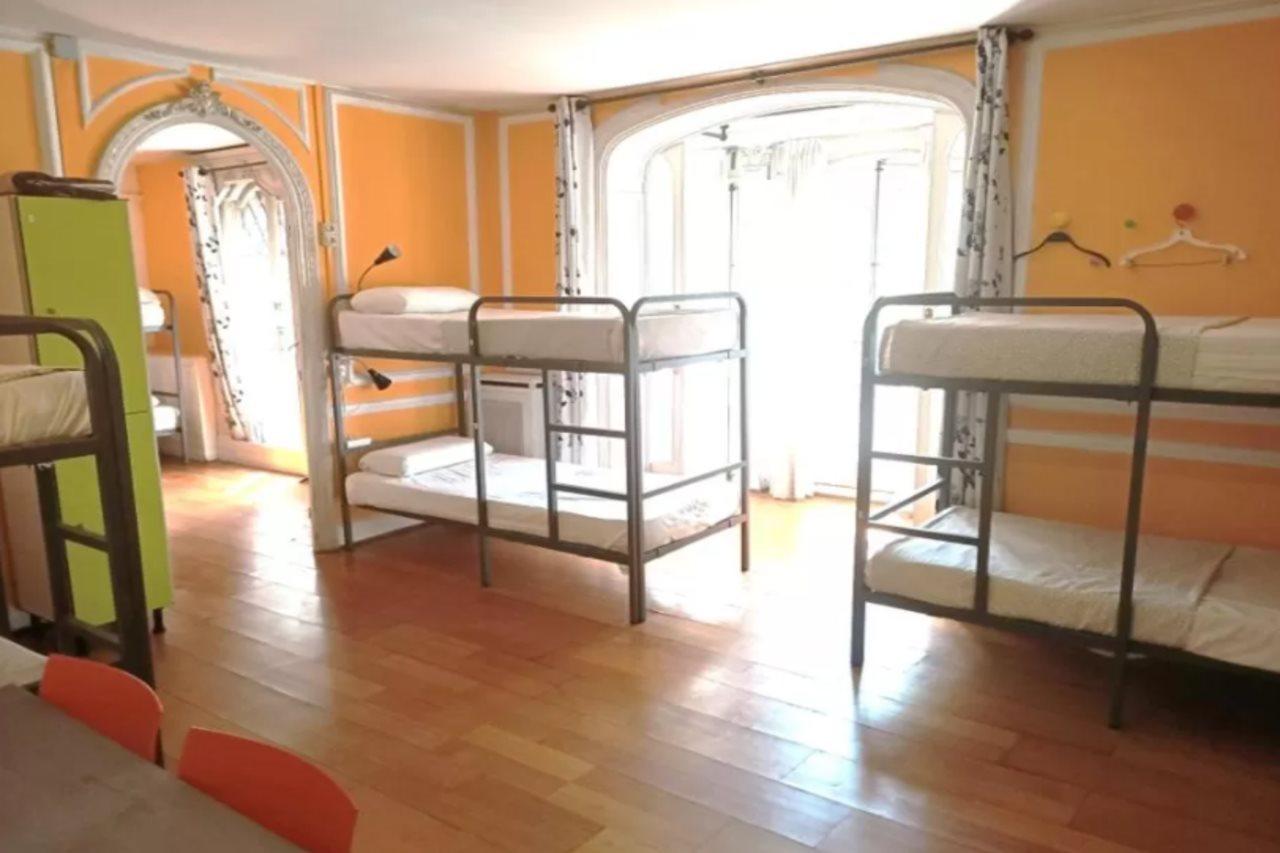 Diagonal House Hostel Barcelona Buitenkant foto