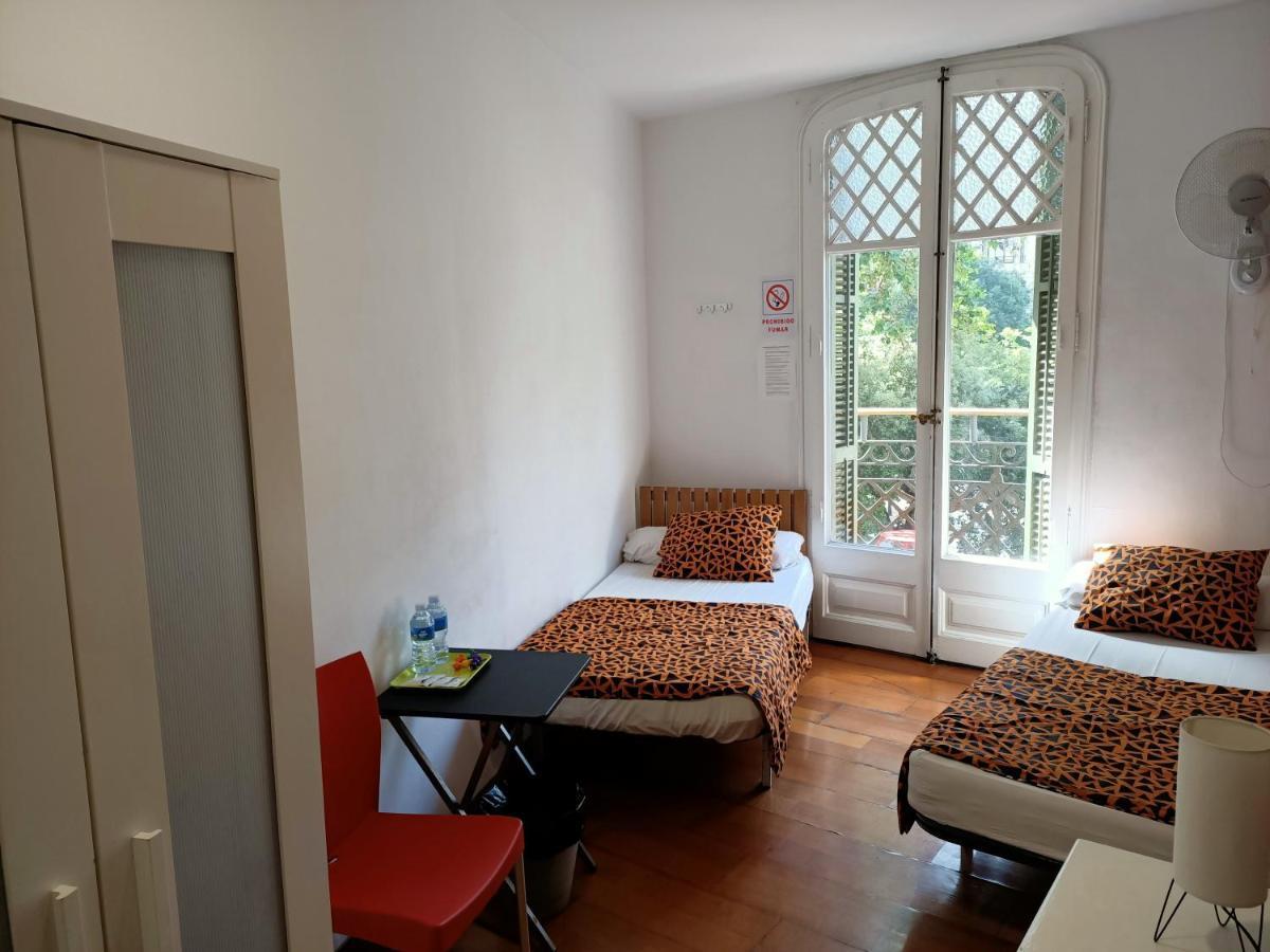 Diagonal House Hostel Barcelona Buitenkant foto