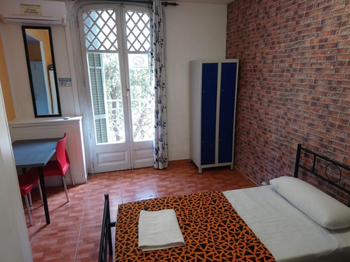 Diagonal House Hostel Barcelona Buitenkant foto