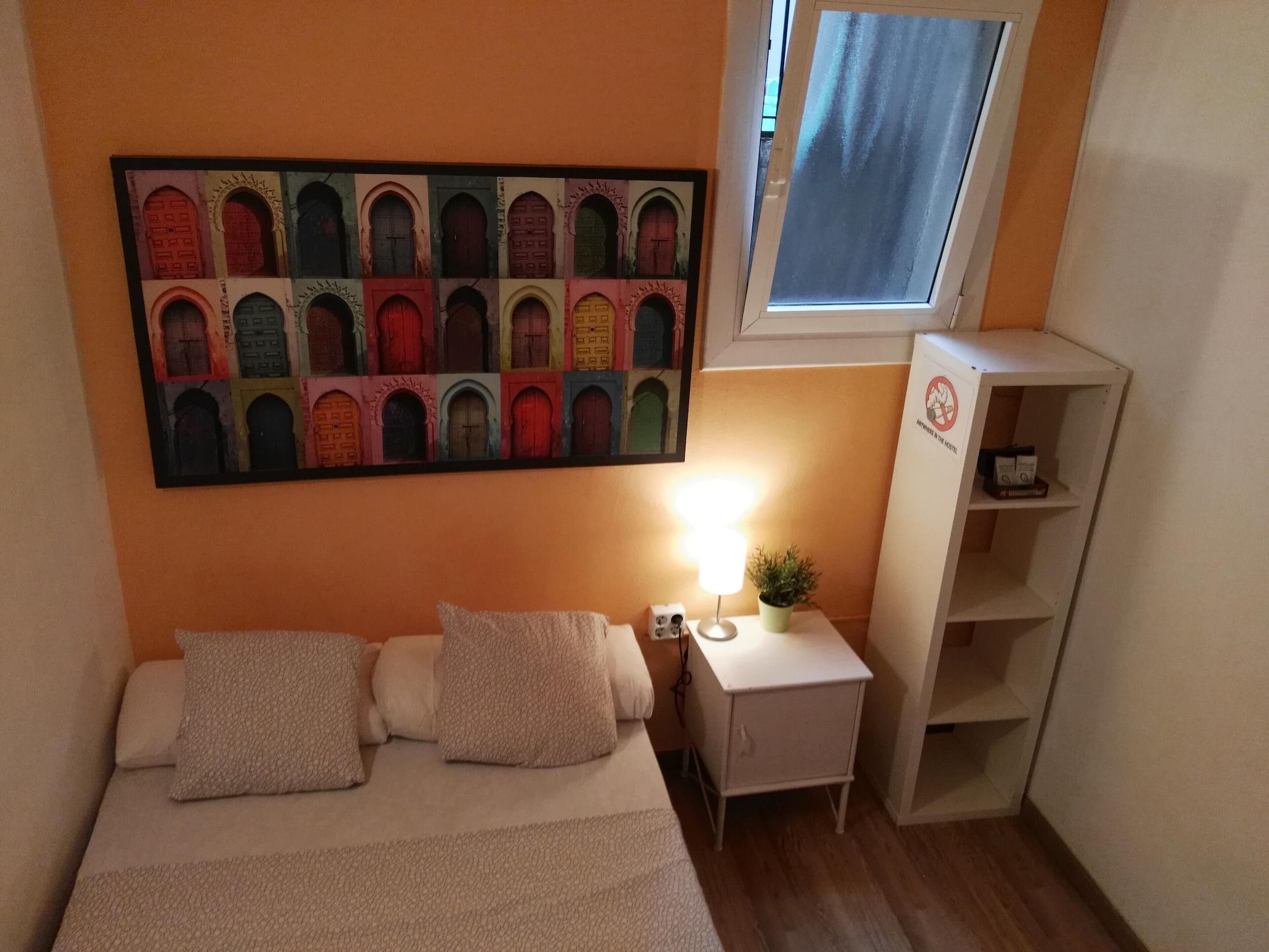 Diagonal House Hostel Barcelona Buitenkant foto