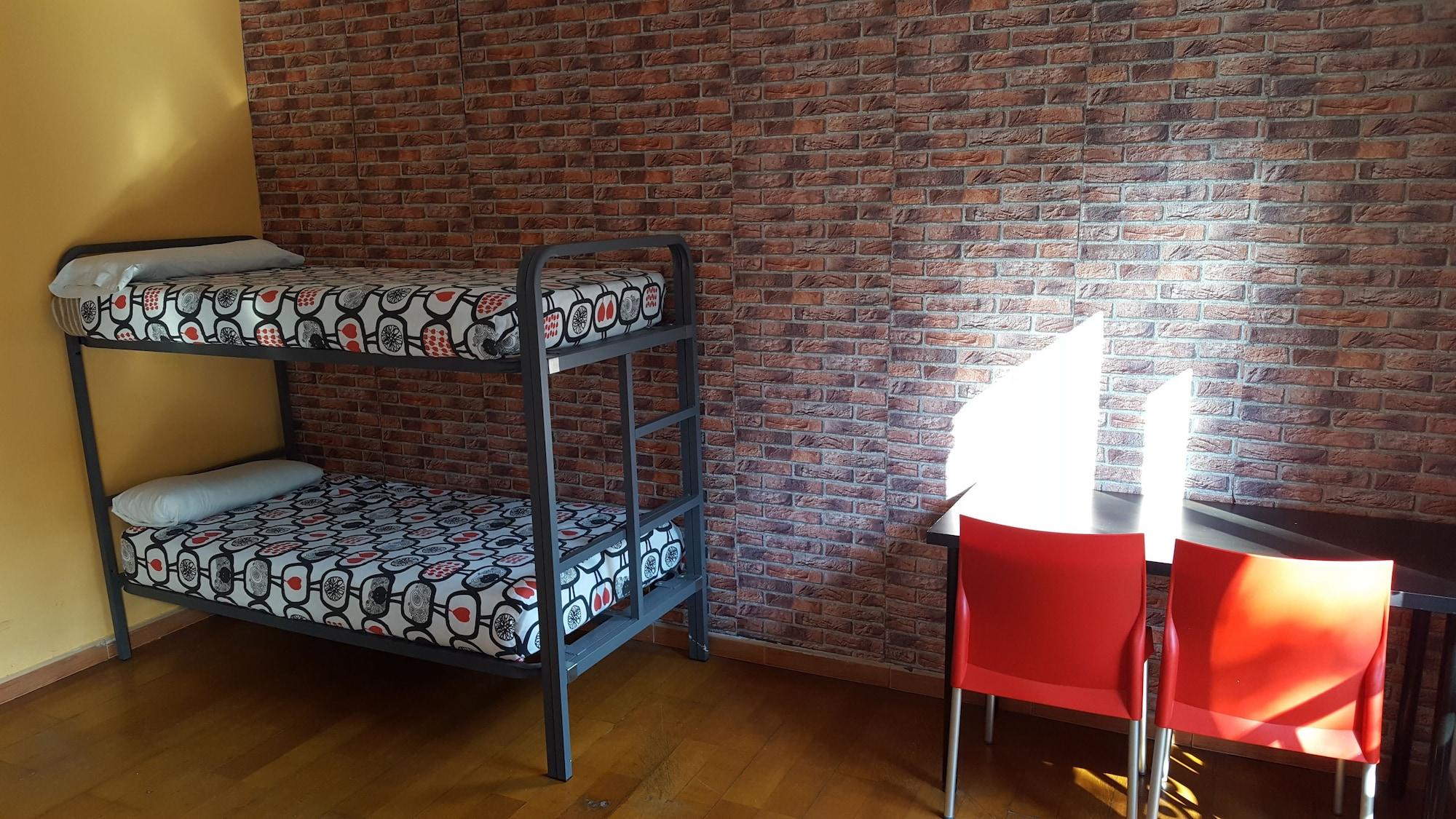 Diagonal House Hostel Barcelona Buitenkant foto