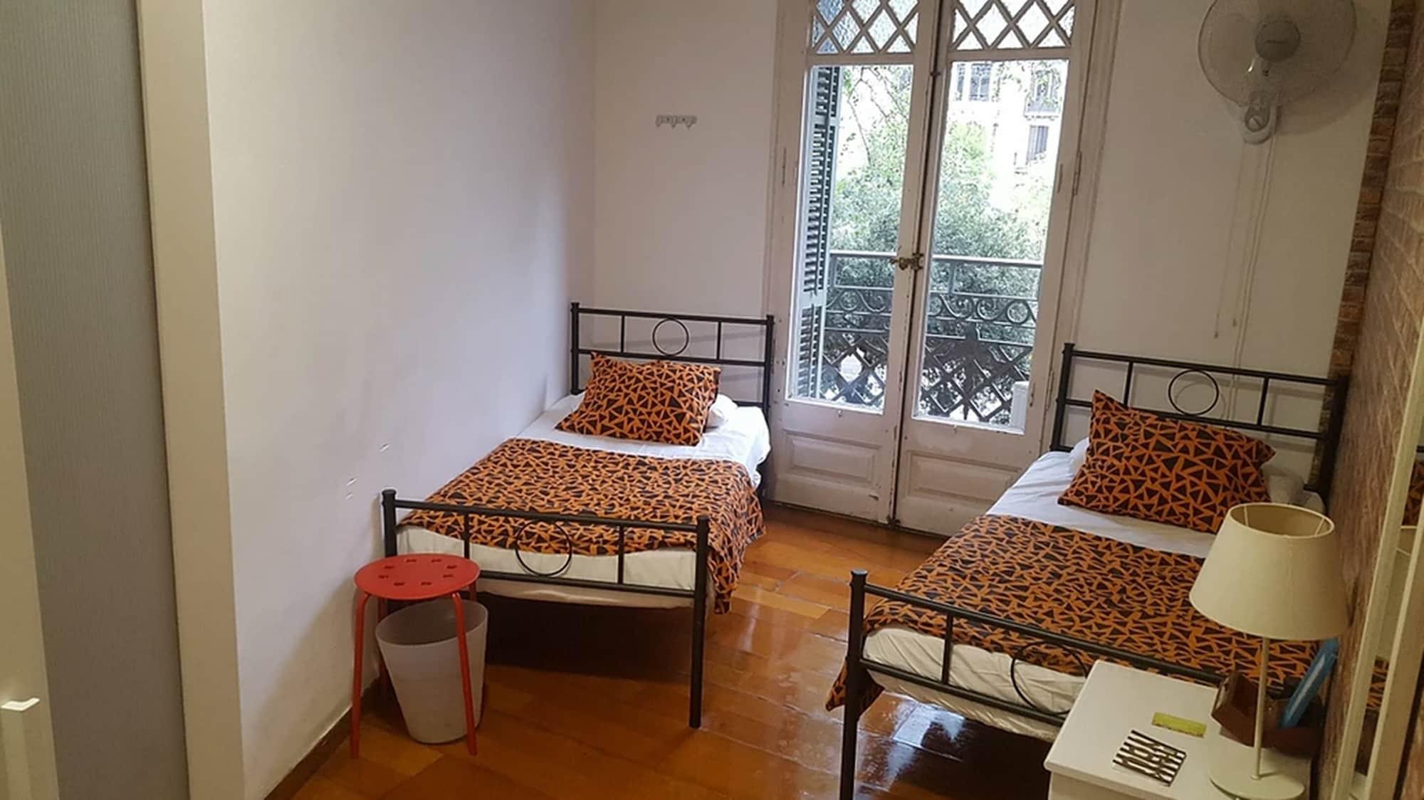 Diagonal House Hostel Barcelona Buitenkant foto