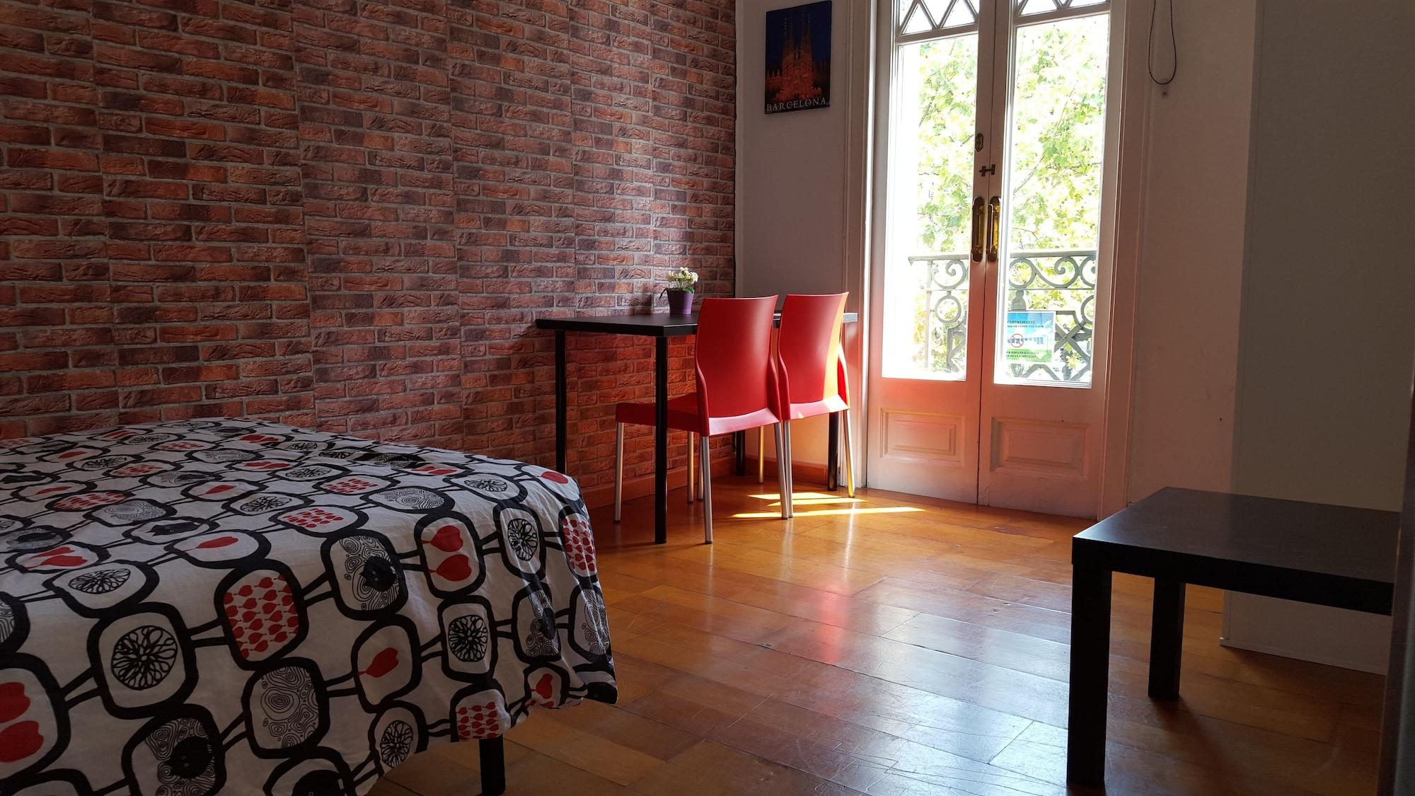 Diagonal House Hostel Barcelona Buitenkant foto