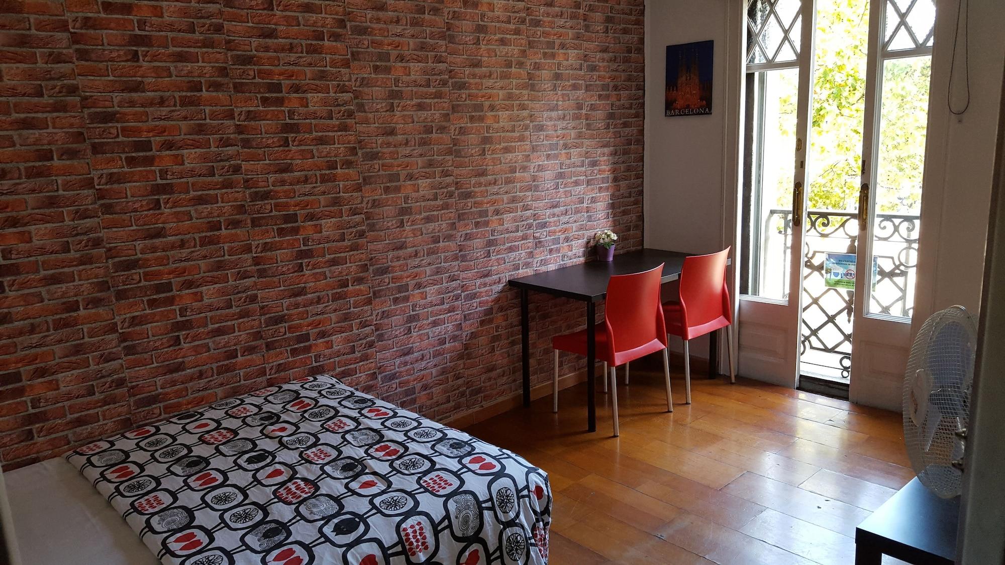 Diagonal House Hostel Barcelona Buitenkant foto