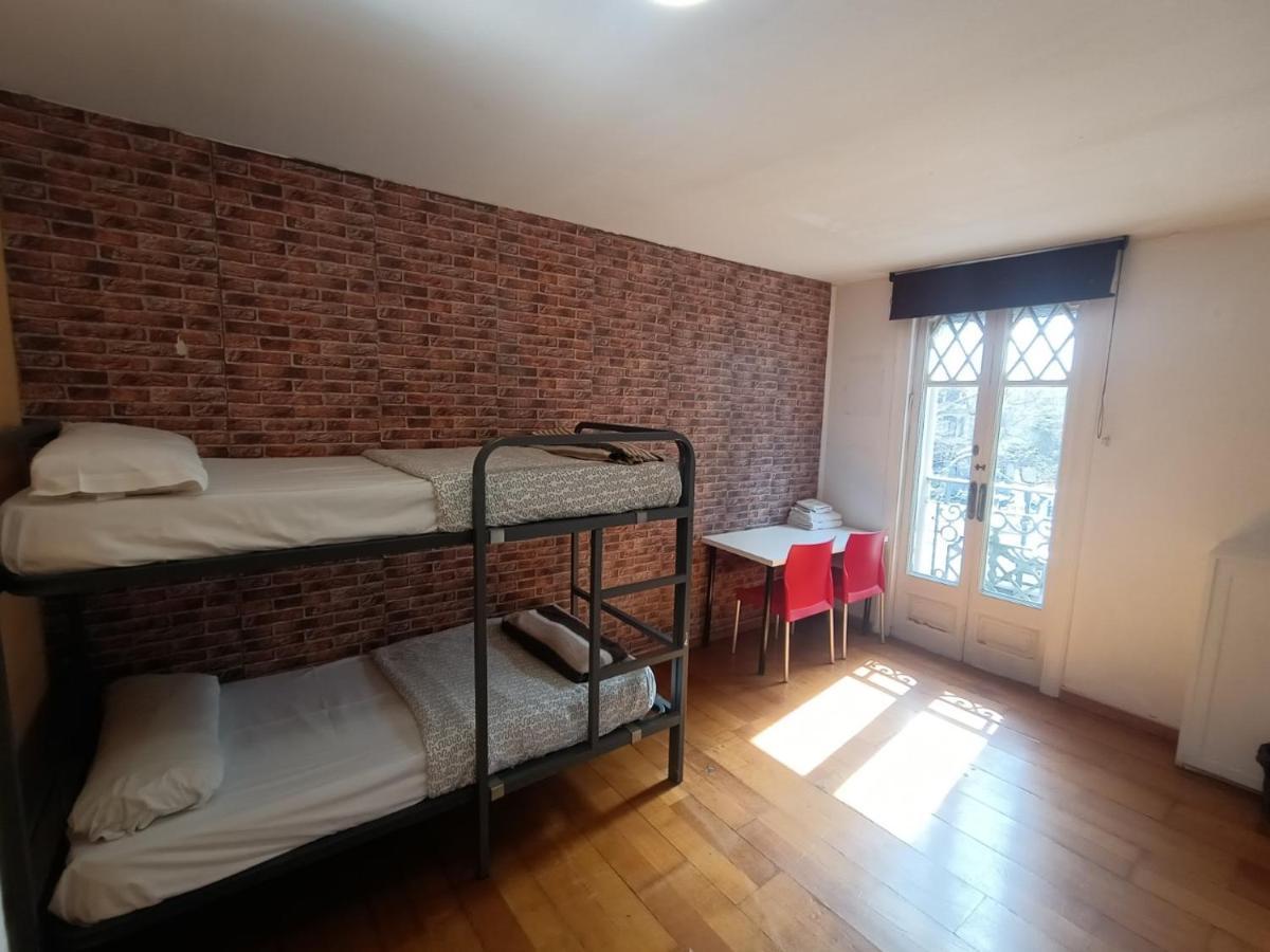 Diagonal House Hostel Barcelona Buitenkant foto