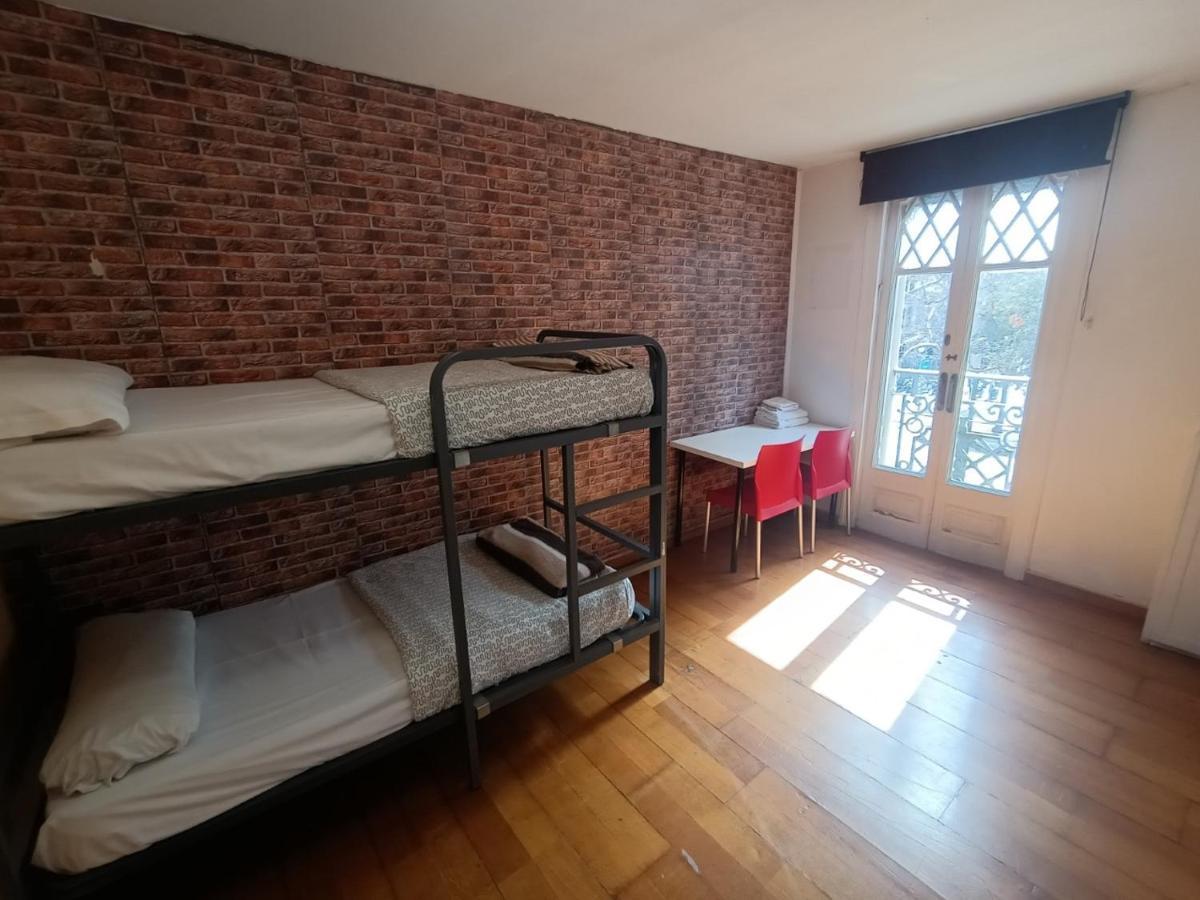 Diagonal House Hostel Barcelona Buitenkant foto