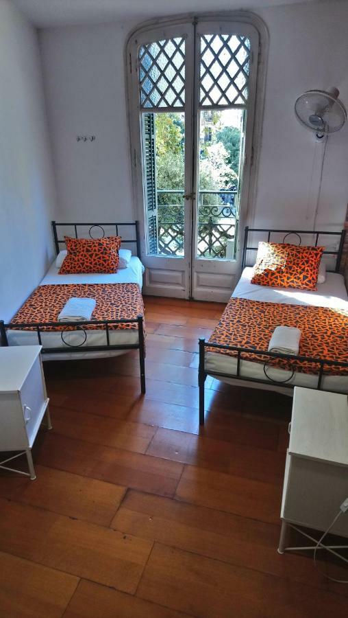 Diagonal House Hostel Barcelona Buitenkant foto